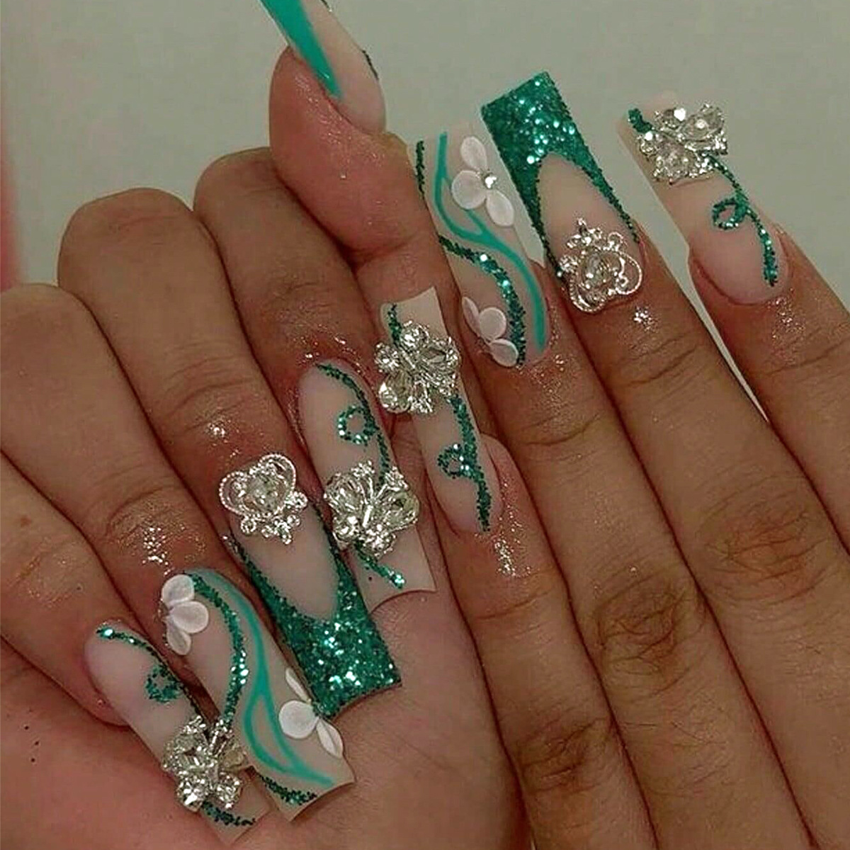 Nail Art French - Lange Doodskist Pers Op Nagels Ballerina